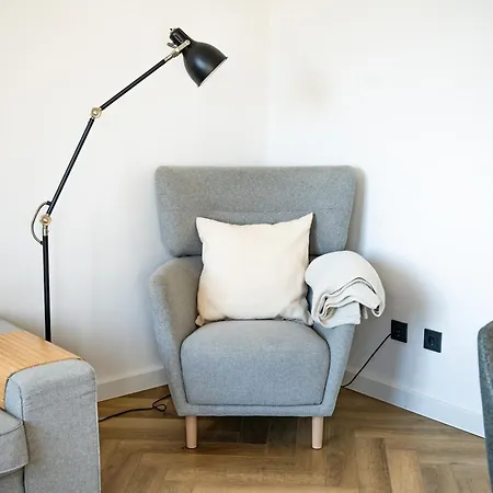 Airport Apartment Fuer 4 - Smart Tv - Kueche - Echarger Hamburg Exterior photo
