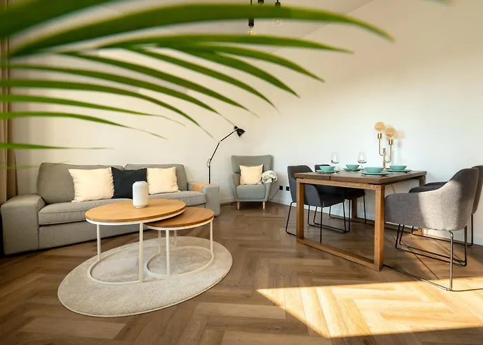 Airport Apartment Fuer 4 - Smart Tv - Kueche - Echarger